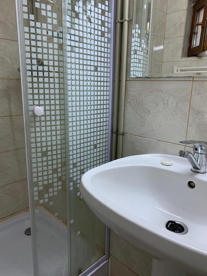 Hotel Casa Romaneasca Otopeni Kültér fotó