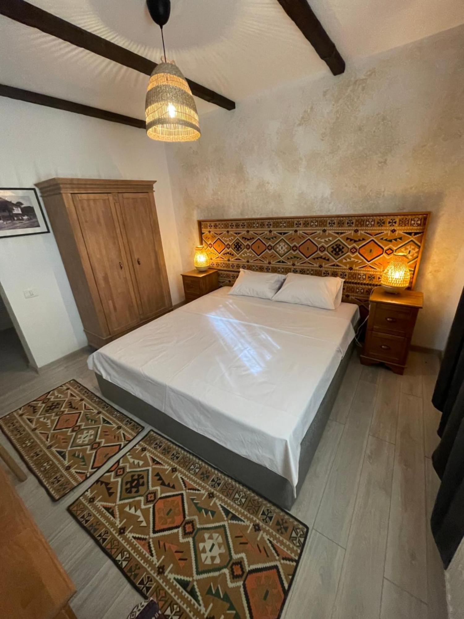 Hotel Casa Romaneasca Otopeni Kültér fotó