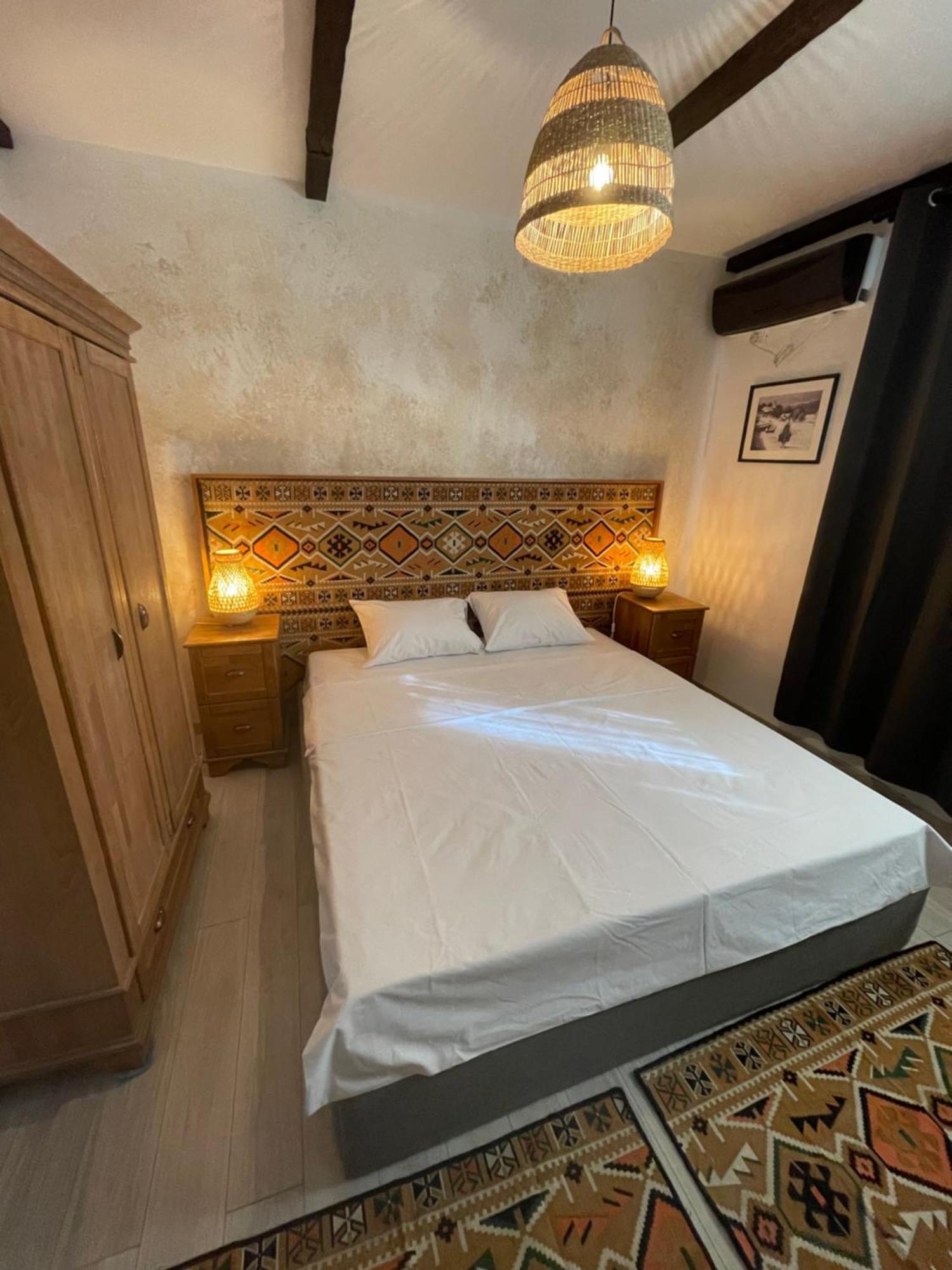 Hotel Casa Romaneasca Otopeni Kültér fotó